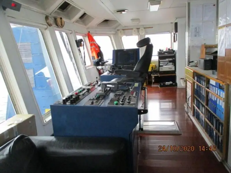Navio frigorífico à venda