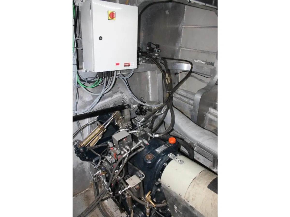 Barco de tripulação à venda