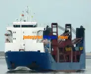 Navio porta-contêineres à venda
