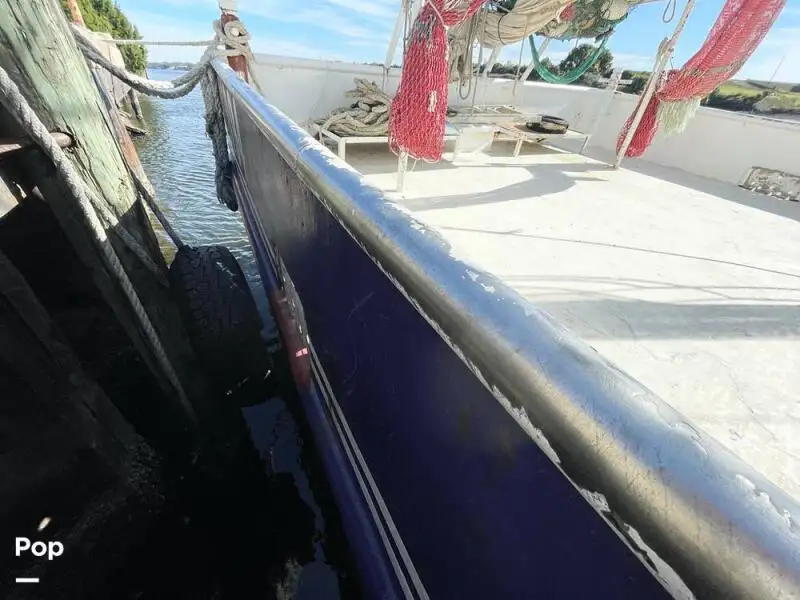 Navio de pesca de arrasto à venda