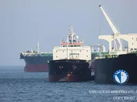 Navio-tanque de óleo/produtos químicos à venda