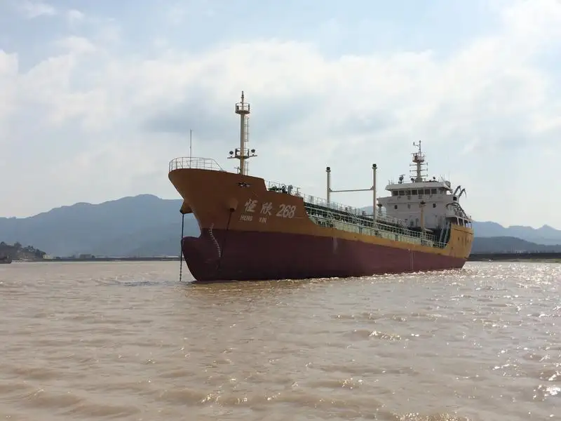 Navio-tanque de óleo/produtos químicos à venda