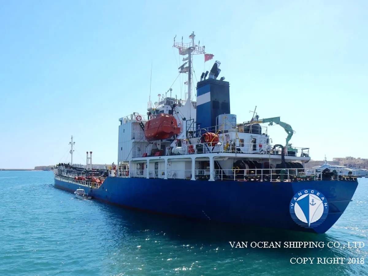 Navio-tanque de óleo/produtos químicos à venda