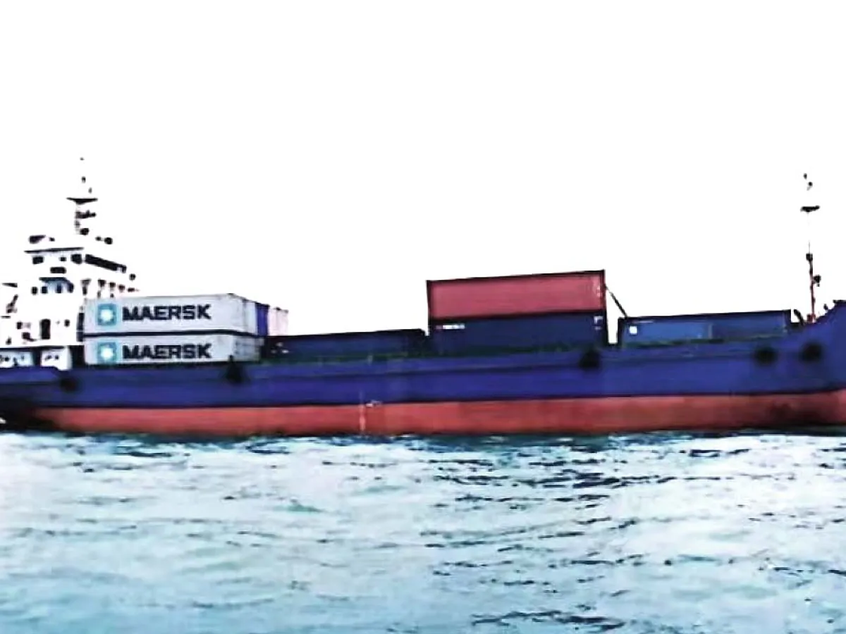 Navio porta-contêineres à venda
