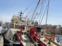 Navio de pesca à venda