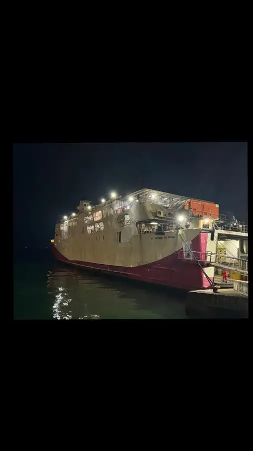 Navio de cruzeiro à venda