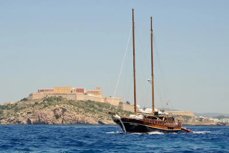 Navio de passageiros à venda