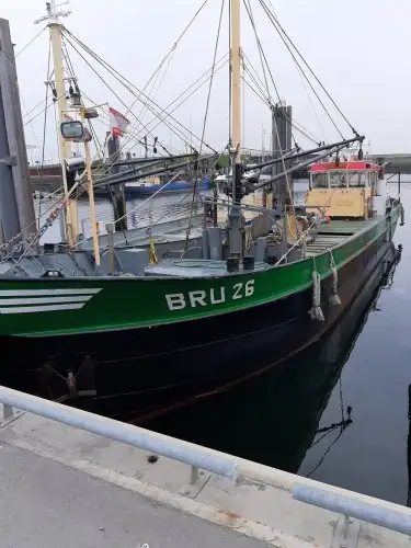 Navio de pesca de arrasto à venda