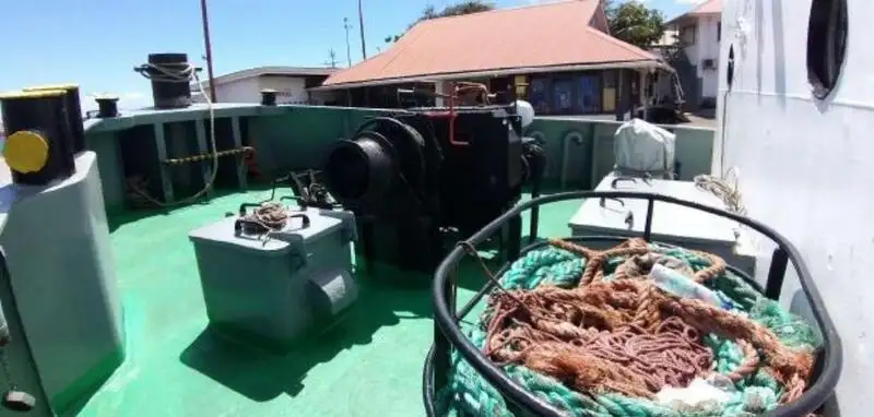 Rebocador à venda