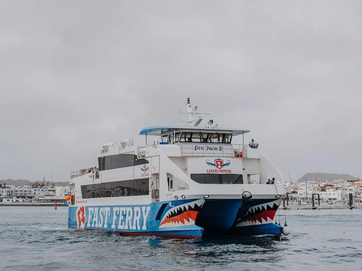 Navio de transporte de passageiros (Ferry) à venda