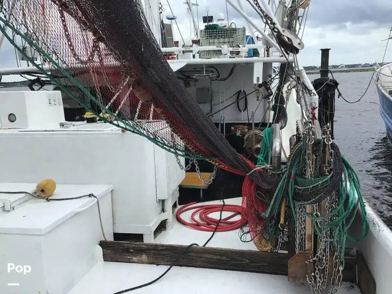 Navio de pesca de arrasto à venda