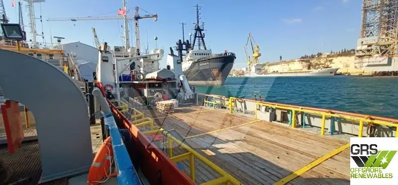 Navio de abastecimento à venda