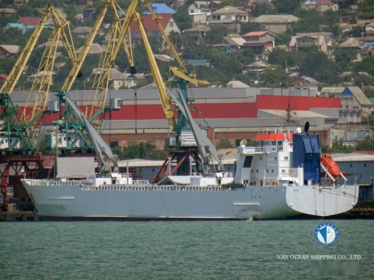 Navio frigorífico à venda