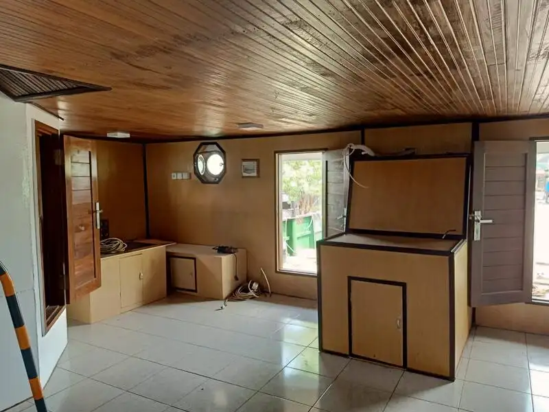 Balsa de desembarque, tanque à venda