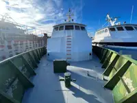 Barco de tripulação à venda