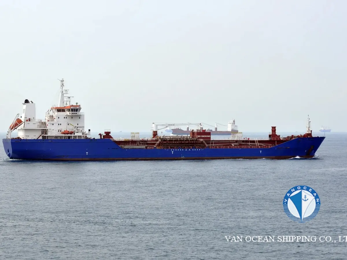 Navio-tanque de óleo/produtos químicos à venda