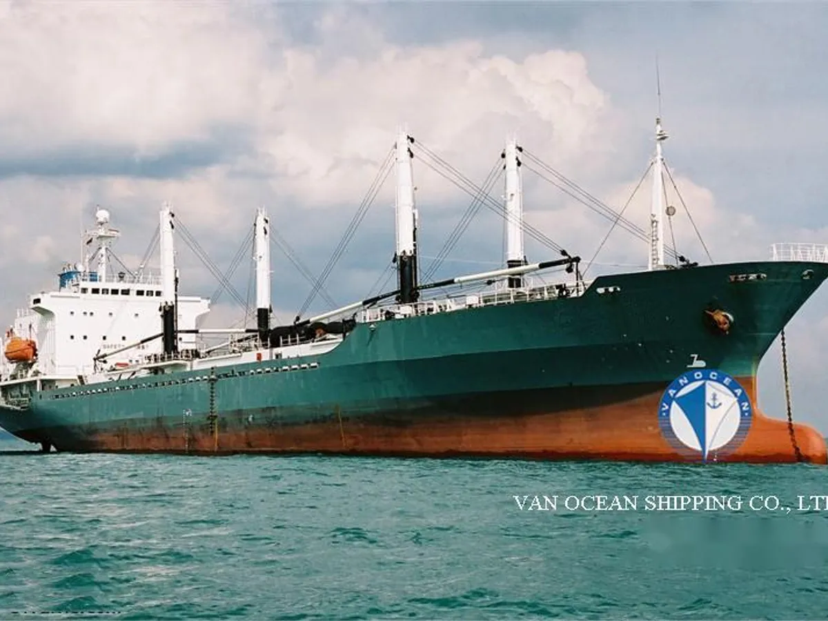 Navio frigorífico à venda