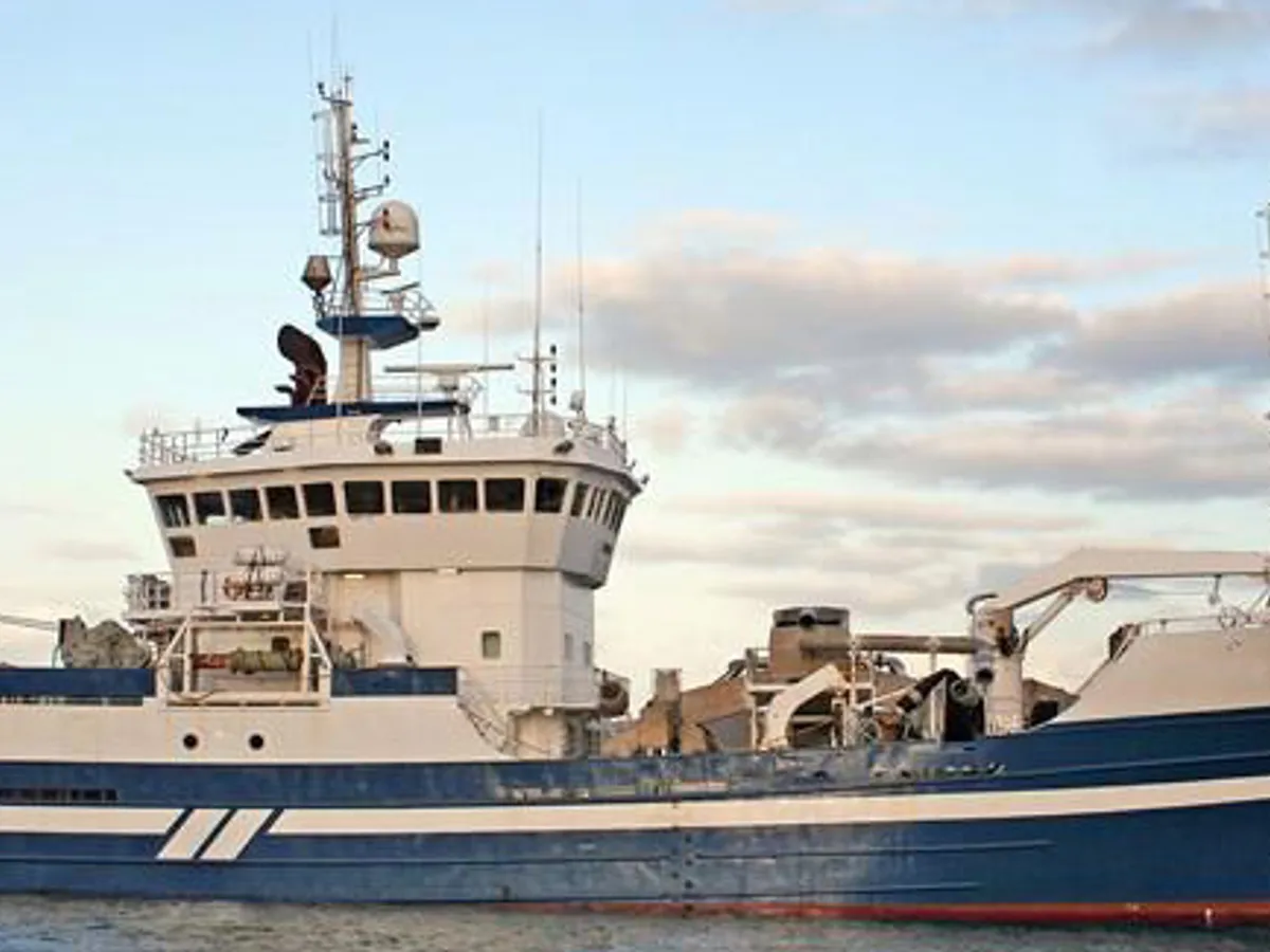 Navio de pesca de arrasto à venda