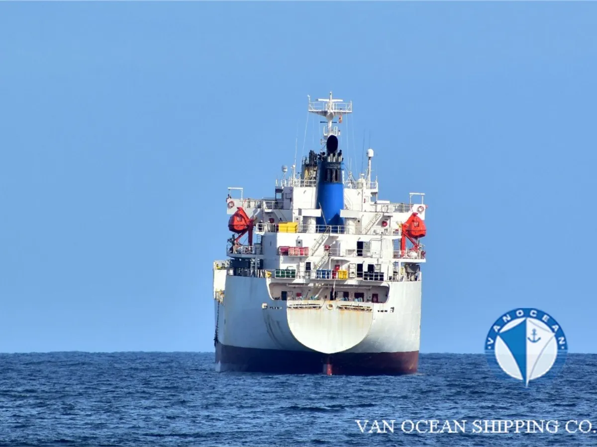 Navio frigorífico à venda