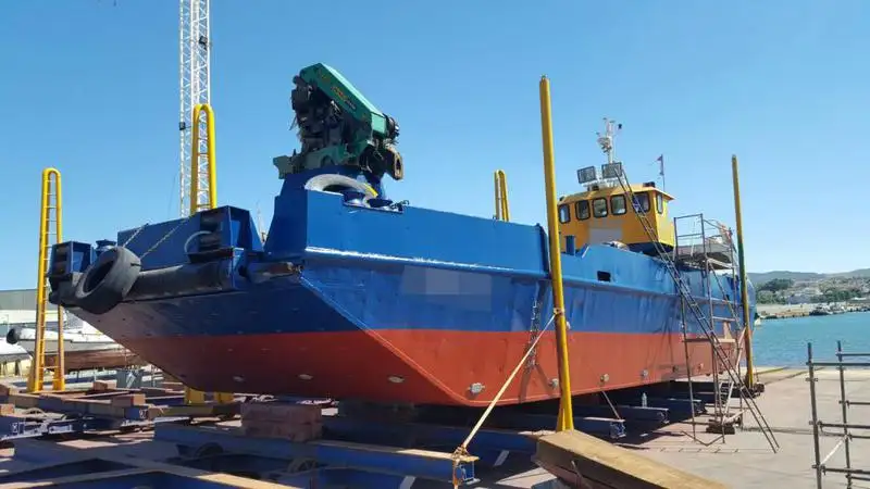 Barcos de trabalho à venda