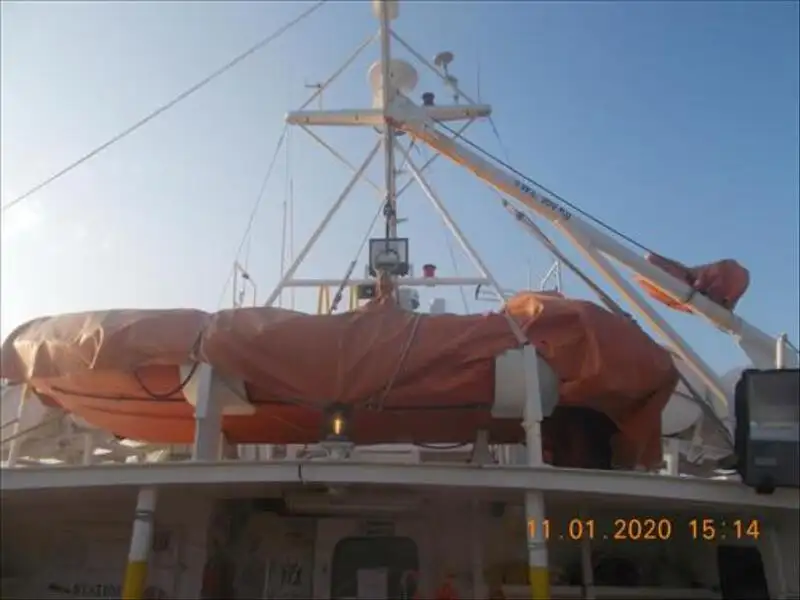 Barco de tripulação à venda