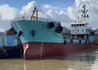 Oil/Chemical tanker à venda