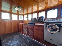 Navio de pesca de arrasto à venda