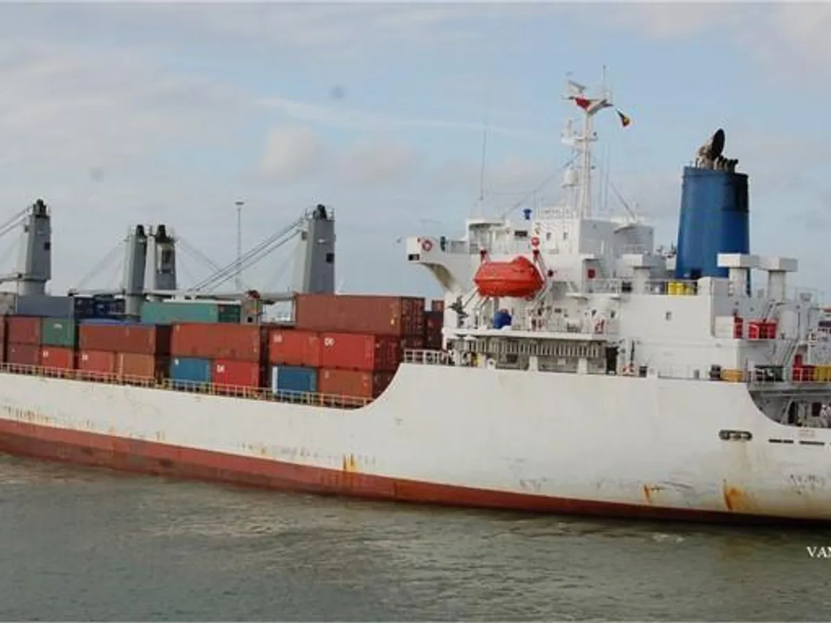 Navio frigorífico à venda