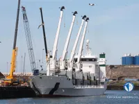 Navio frigorífico à venda
