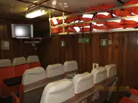 Barco de tripulação à venda