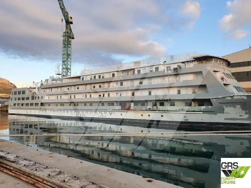 Navio de cruzeiro à venda