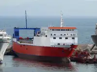 Navio porta-contêineres à venda