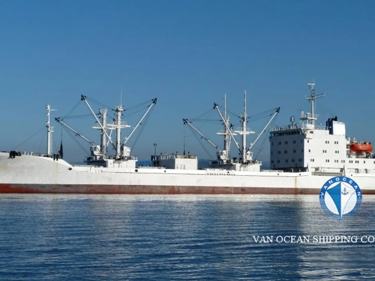 Navio frigorífico à venda