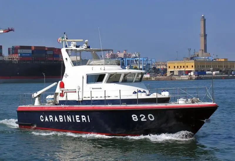 Navio de patrulha à venda