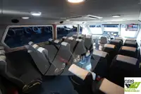 Barco de tripulação à venda