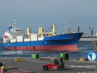 Navio frigorífico à venda