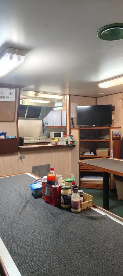 Navio de abastecimento à venda