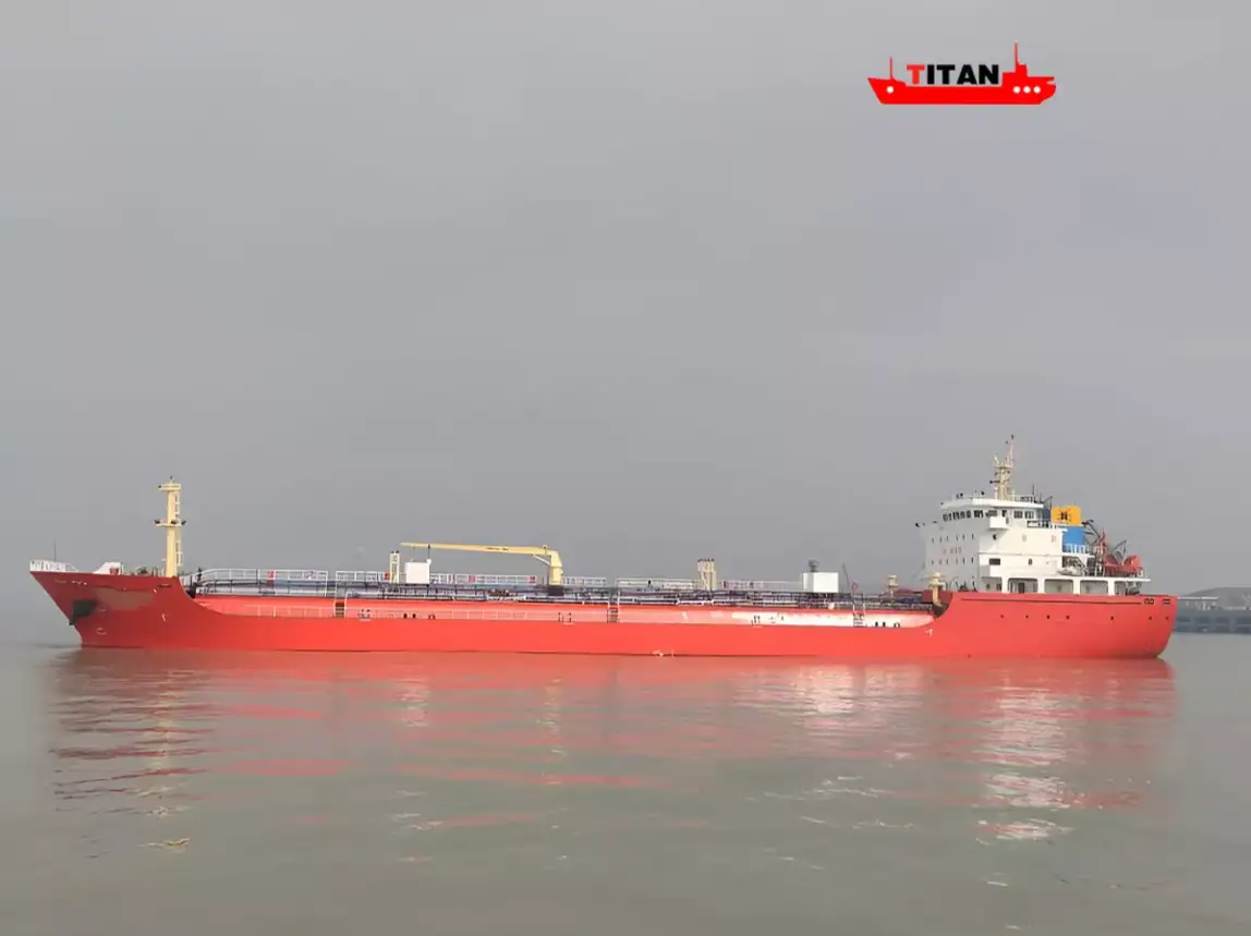 Navio-tanque de óleo/produtos químicos à venda