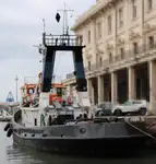 Rebocador à venda