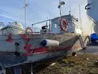 Navio de combate a incêndios à venda