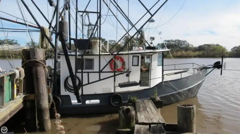 Navio de pesca de arrasto à venda