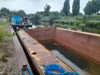 Barcaça à venda