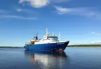 Navio de passageiros à venda