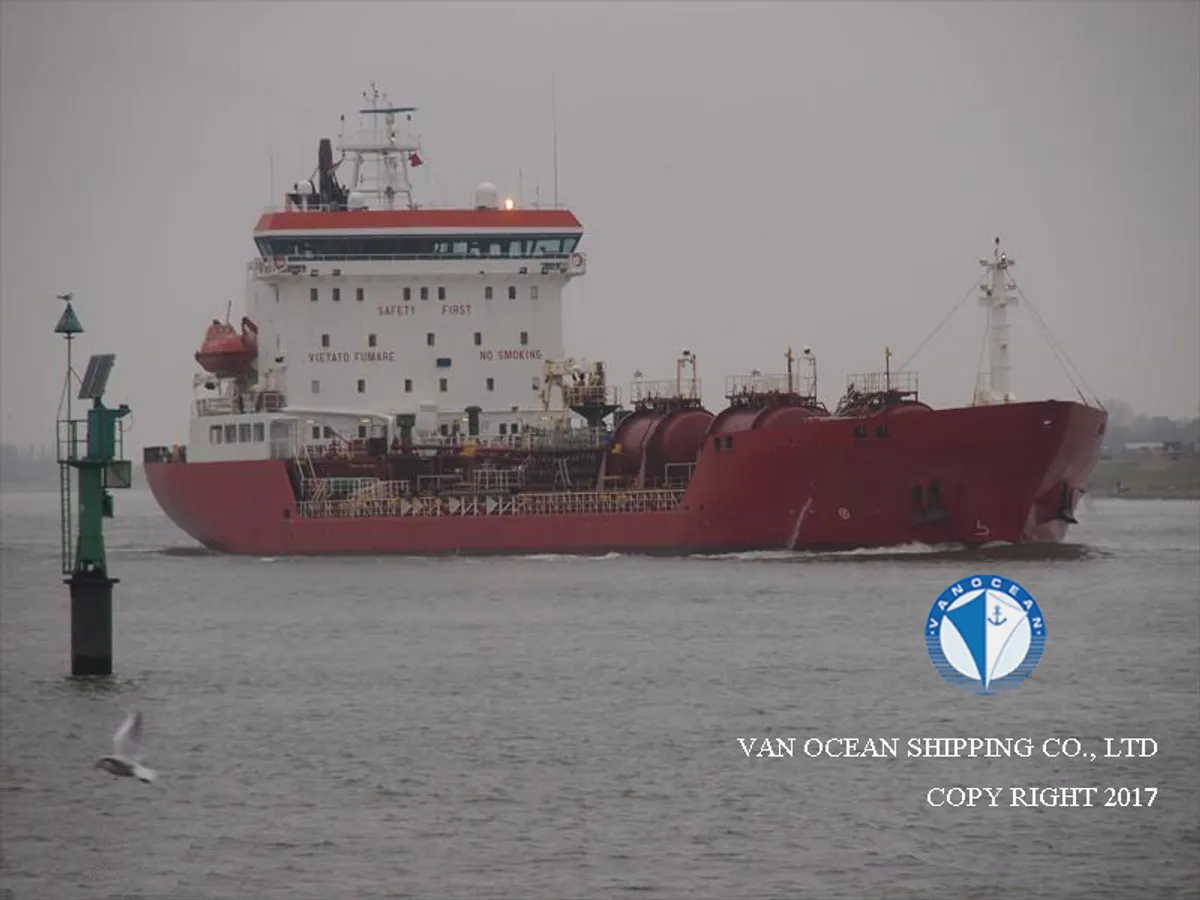 Navio-tanque de óleo/produtos químicos à venda
