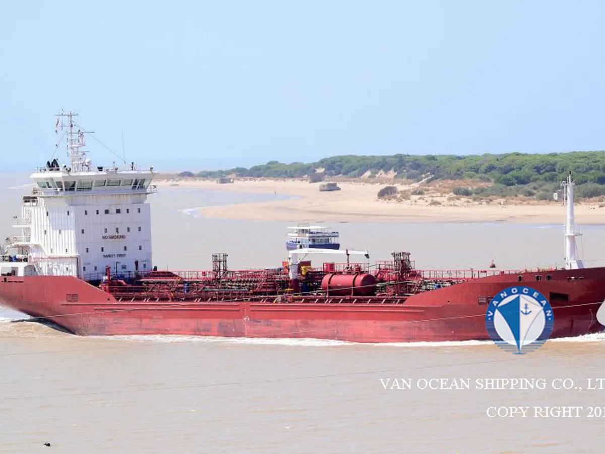 Navio-tanque de óleo/produtos químicos à venda