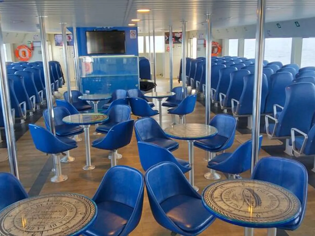 Navio de transporte de passageiros (Ferry) à venda