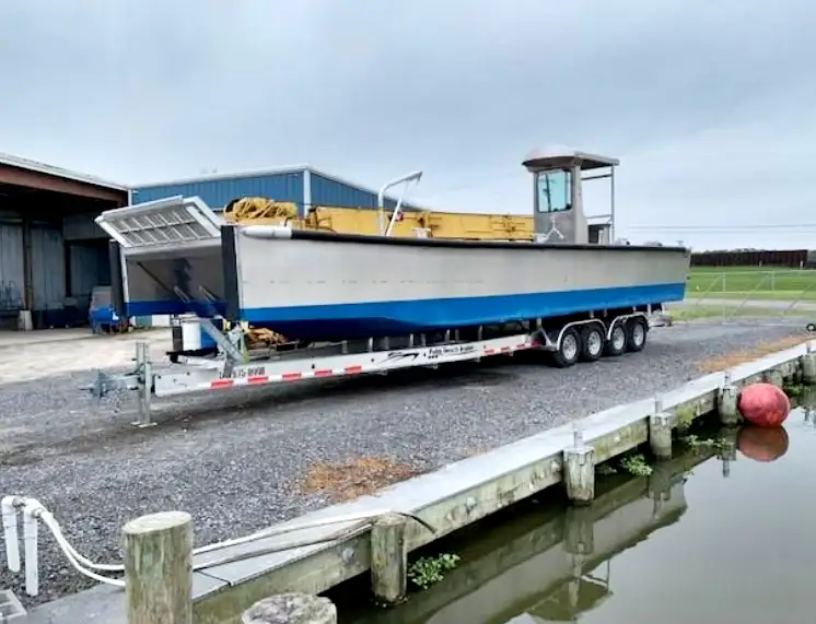 Balsa de desembarque, tanque à venda