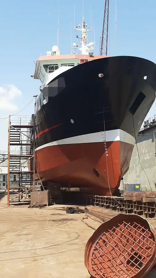 Navio de abastecimento à venda
