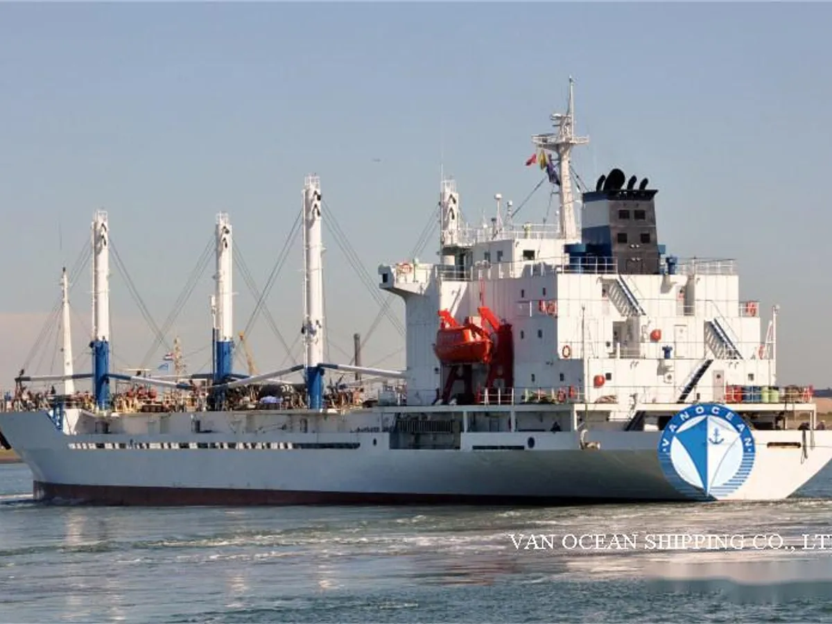 Navio frigorífico à venda