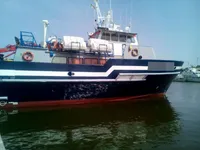 Barco de tripulação à venda